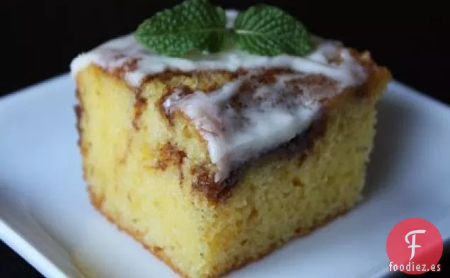 Pastel De Rollo De Canela Con Glaseado De Queso Crema