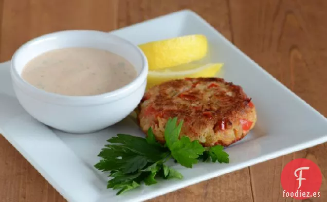Tartas De Atún Con Pimiento Rojo y Salsa De Remoulade Rápida