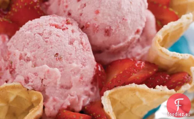 Helado De Vainilla Con Mezcla De Frutas