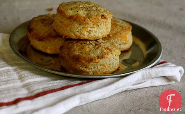 Galletas de Pimienta Negra con Queso Cheddar