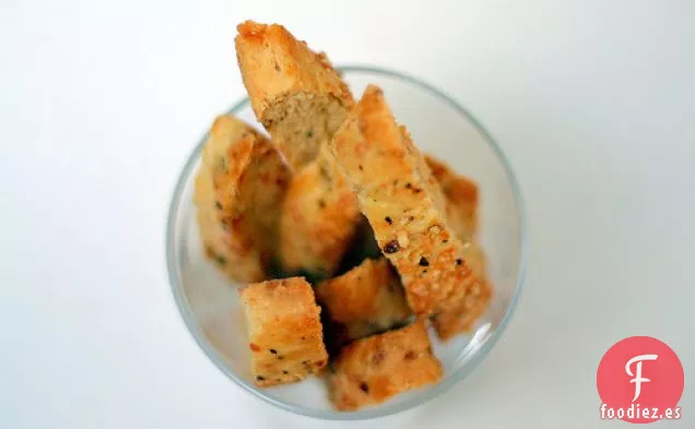 Bizcocho de Pimienta Negra con Queso Parmesano