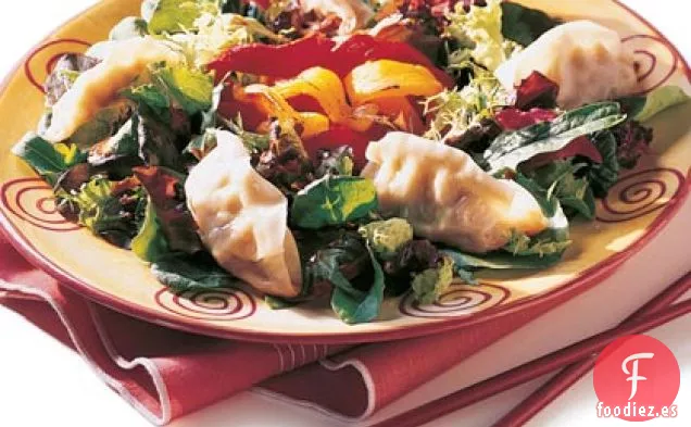Ensalada de Pimientos Asados y Potsticker