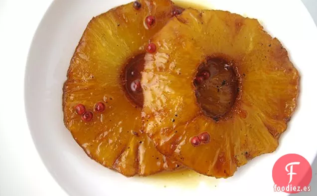 Piña Asada Con Granos De Pimienta Rosa
