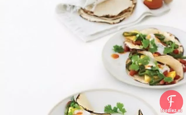 Tacos De Desayuno Con Pimienta, Piña Y Frijoles