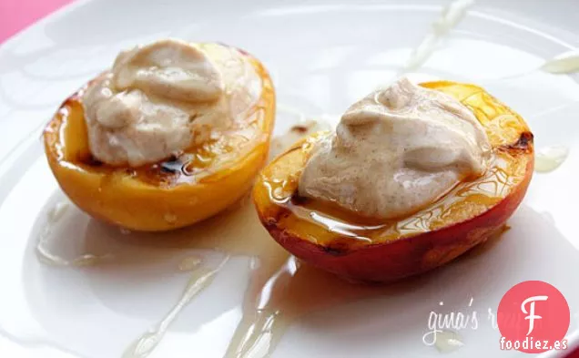 Melocotones A La Parrilla Con Miel Y Yogur