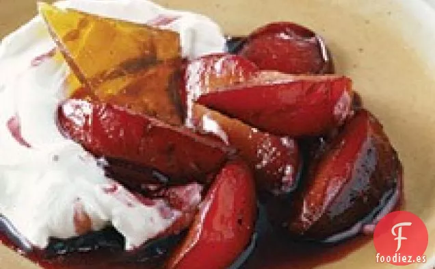 Ciruelas Tostadas Con Miel Con Crema De Mascarpone Y Quebradizas