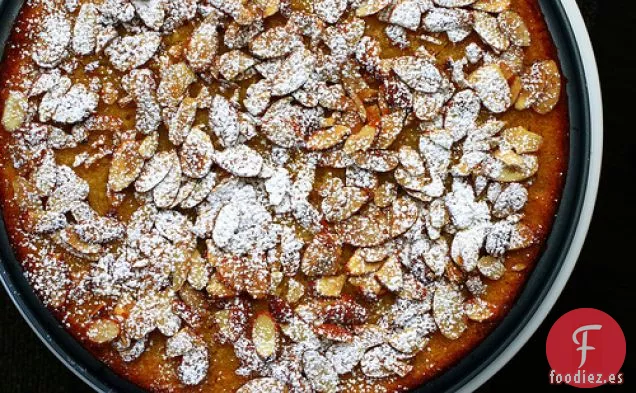 Pastel De Almendras Con Compota De Fresa y ruibarbo