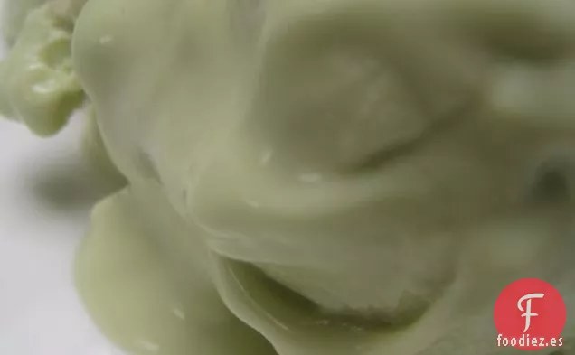 Yogur Helado de Aguacate con Miel y Vainilla