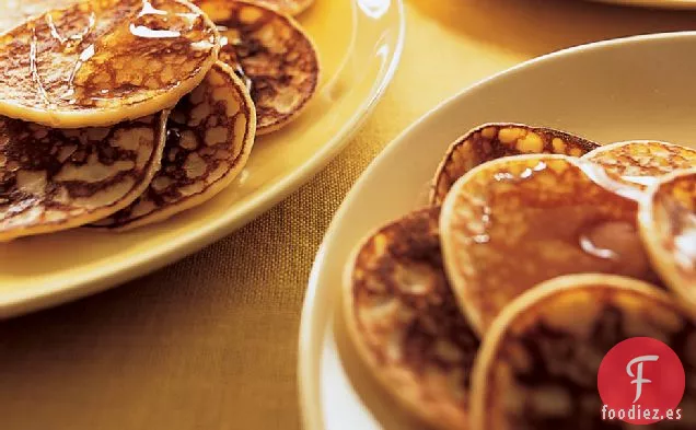 Tortitas de Ricota de Limón Rociadas con Miel