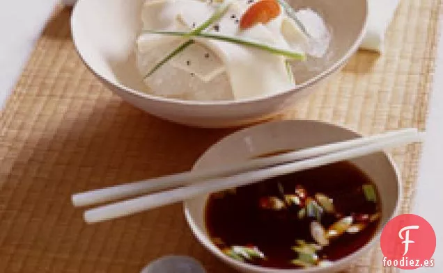 Ensalada Fría De Tofu Con Salsa De Soja Y Jengibre