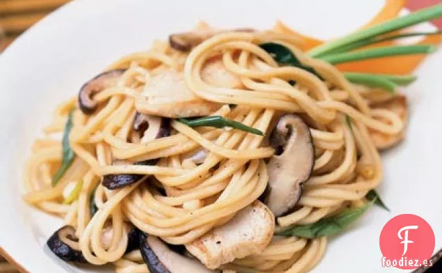 Fideos de Pollo con Ajo