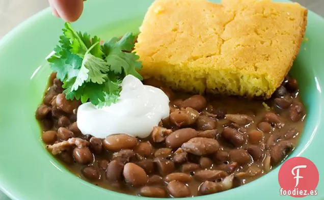 Frijoles Y Pan De Maíz