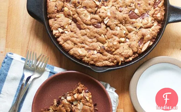 Blondies De Chocolate Negro Y Avellana En Sartén