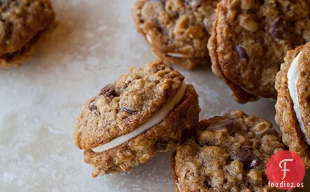 Sándwiches de Galletas Rellenas de Crema con Chispas De chocolate Y avena