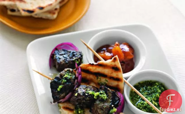 Kebabs de Ternera al Estilo Indio con Salsa de Cilantro