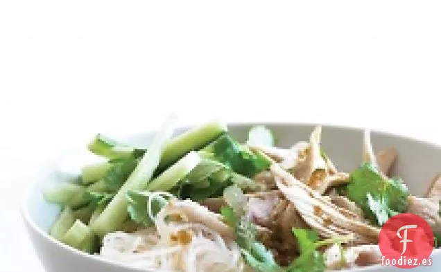 Ensalada Asiática De Fideos Con Pollo Y Cilantro