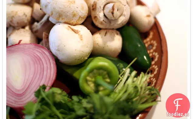 Salsa De Champiñones, Jalapeños Y Cilantro