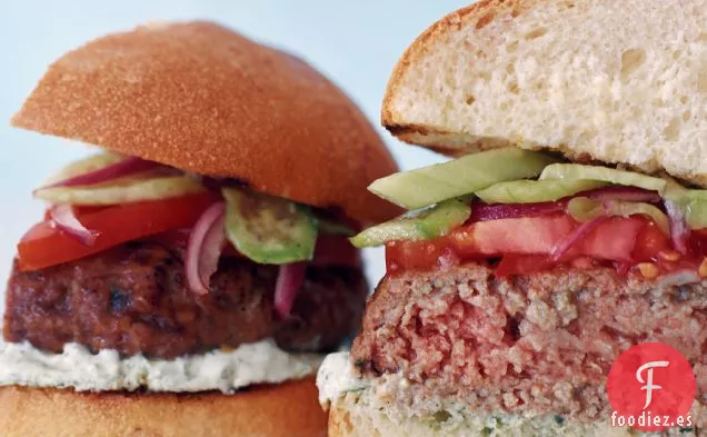 Hamburguesas de Cordero con Salsa de Cilantro y Yogur