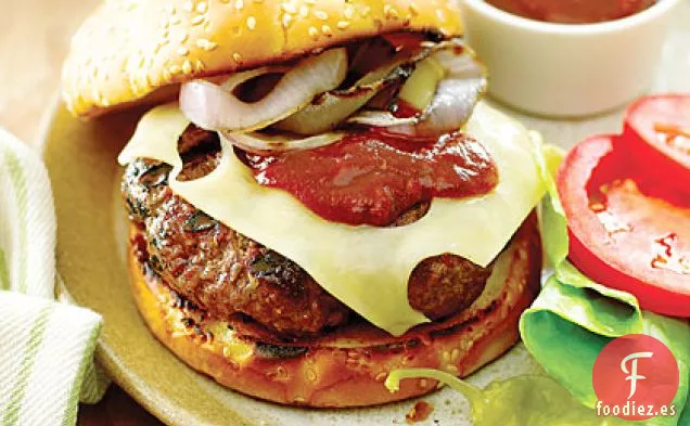 Hamburguesas Alimentadas con Hierba con Salsa de Barbacoa Chipotle