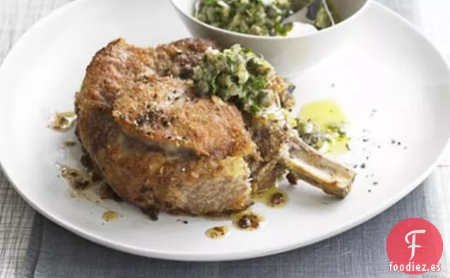 Ternera con costra de Queso Parmesano Con Salsa Verde