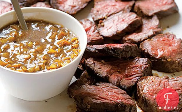 Colgador de Carne con Salsa de Ajo Verde