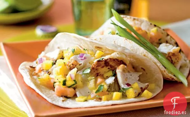 Tacos de Pescado Ahumado con Salsa Caribeña