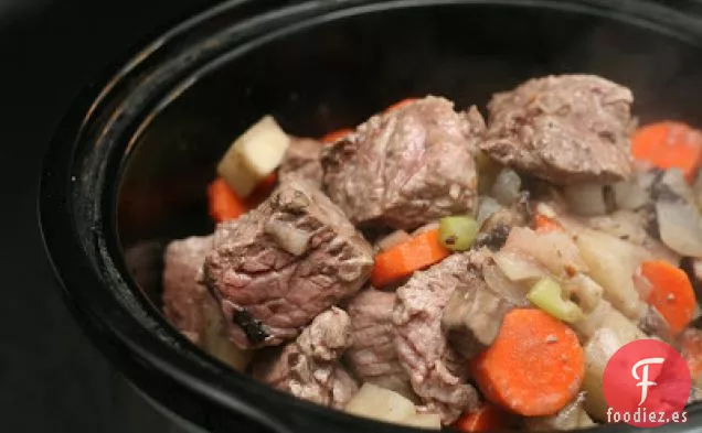 Estofado de Ternera Cocido a Fuego Lento (con Champiñones y Verduras)