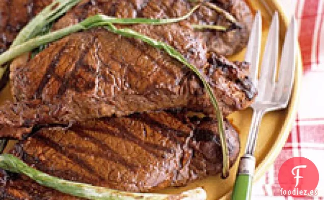 Filete De Tiras Marinado A La Parrilla Con Cebolletas