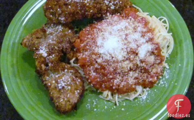 Bistec Redondo Paneado Con Marinara Diaria y Cabello De Ángel