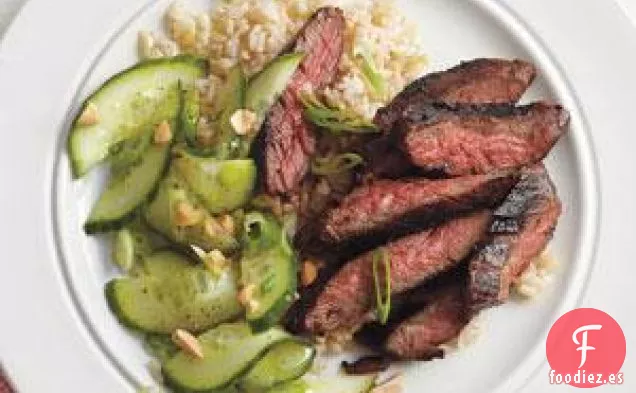 Filete De Falda De Hoisin Picante Con Ensalada De Pepino