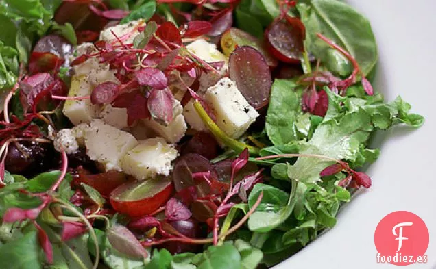 Uvas, Queso De Cabra Y Hojas Mixtas