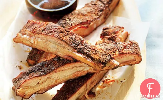 Costillas ahumadas de Applewood con Salsa de Especias de Chile y Pimentón