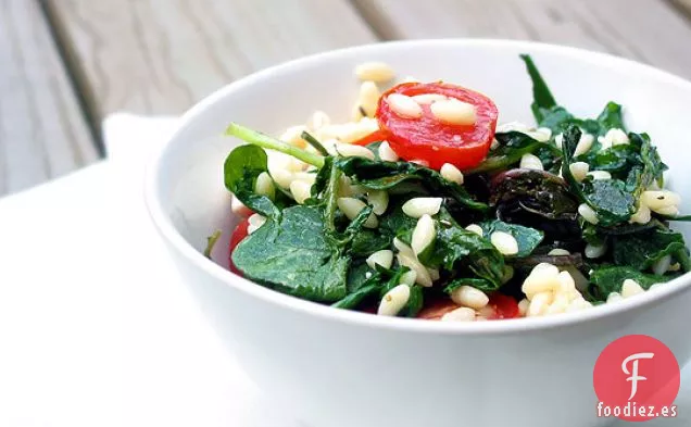 Rúcula Con Orzo Y Tomates De Jardín