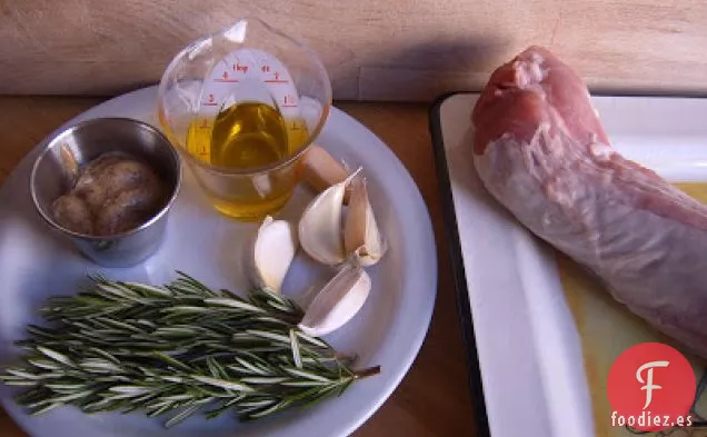 Solomillo de Cerdo Asado con Ajo y romero