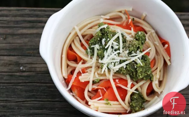 Pesto de rúcula lleno de proteínas