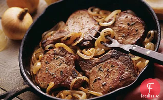 Chuletas De Cerdo Con Cebolla Caramelizada