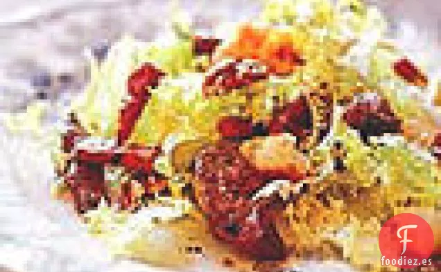Ensalada Frisée con Hígados de Pollo Salteados y Crutones