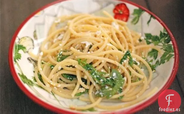 Espaguetis De Ricota De Limón Meyer Con Rúcula (también conocida como Pasta de Nevera)