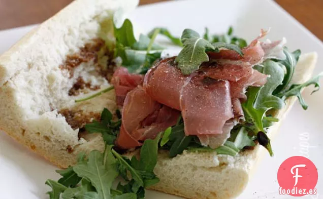 Sándwich De Jamón, Rúcula Y Balsámico