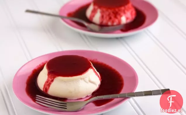 Panna Cotta Con Salsa De Frambuesa