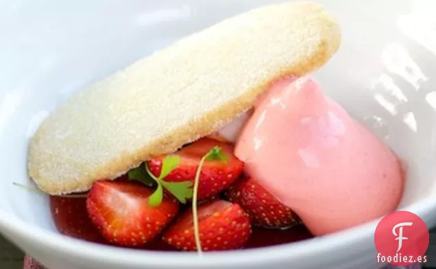 Jalea De Fresa, Helado Y Pan Corto