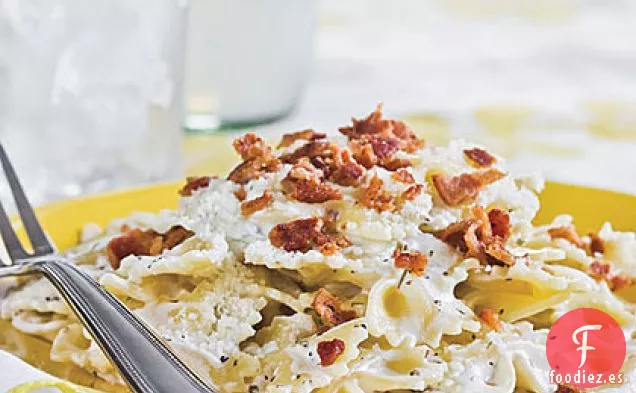 Pasta con Corbata de Lazo de Tocino