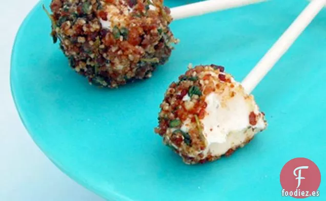 Pops De Queso De Cabra Con Hierbas, Pacanas Y Tocino