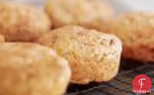 Galletas con tocino y queso cheddar