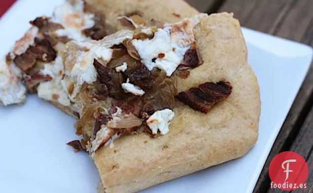 Pizza de Tocino con Queso Feta