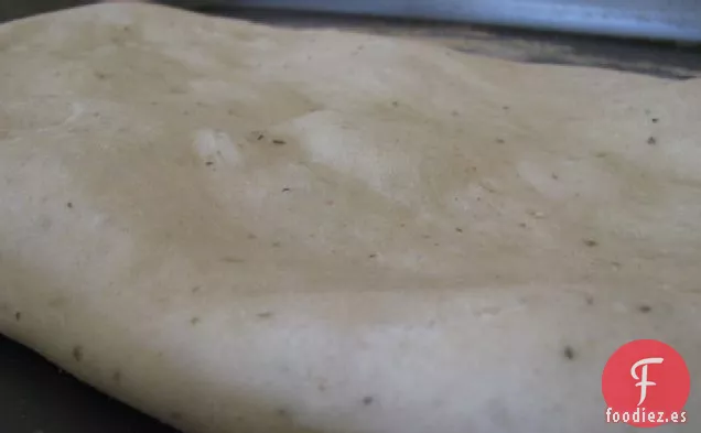 Pizza De Pan Plano De Pollo, Tocino Y Espinacas A La Parrilla