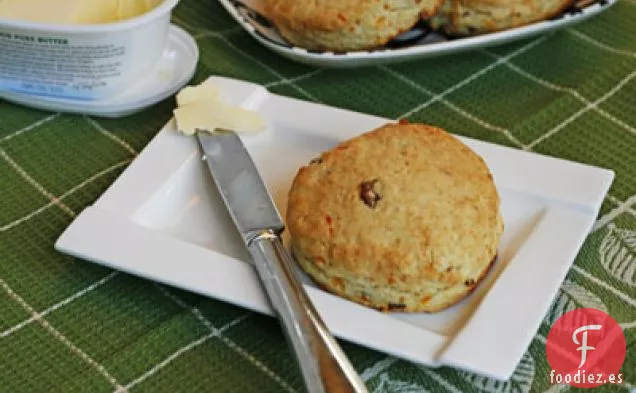 Galletas con Crema de Tocino y Queso Cheddar