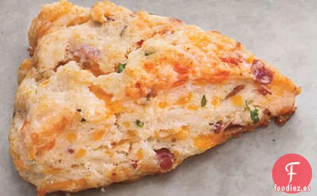 Bollos de Tocino, Queso Cheddar y Cebollino