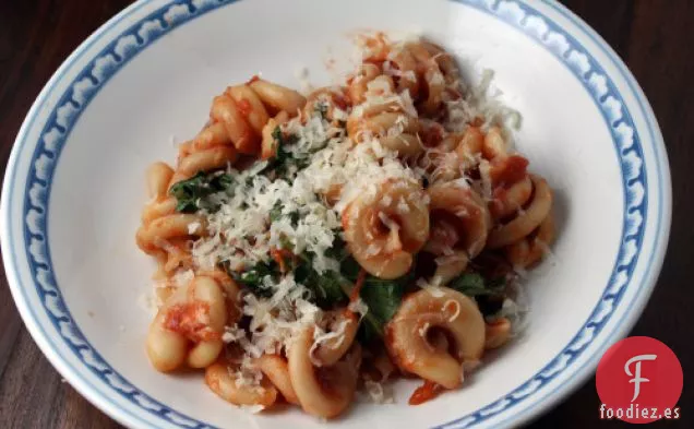 Pasta Con Salsa De Tomate Y Rúcula