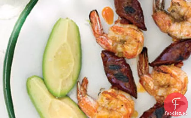 Camarones A La Parrilla Y Chorizo En Brochetas